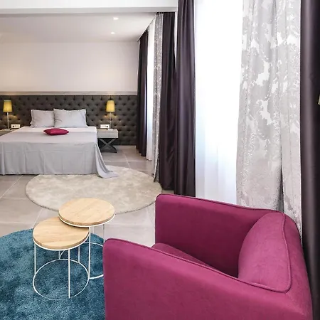 7 Bedroom Beautiful Home In Saldun Holiday home Trogir