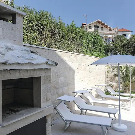 Holiday home 7 Bedroom Beautiful Home In Saldun Trogir