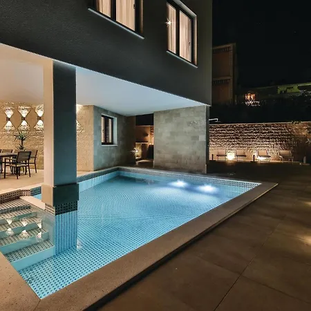 7 Bedroom Beautiful Home In Saldun Holiday home
