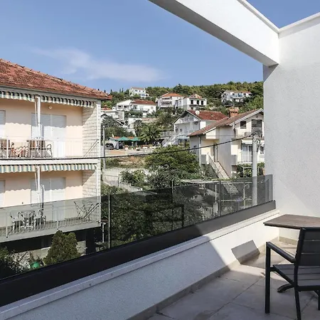 7 Bedroom Beautiful Home In Saldun *