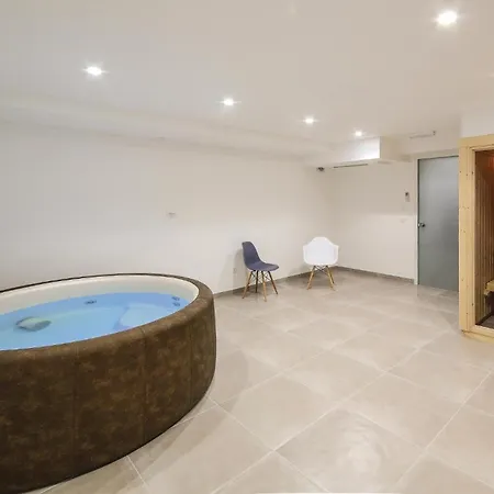 Holiday home 7 Bedroom Beautiful Home In Saldun Trogir