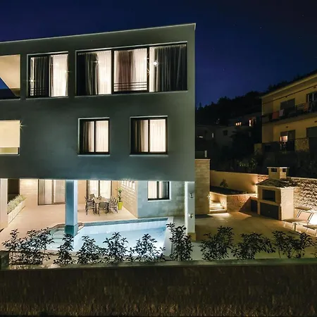 Holiday home 7 Bedroom Beautiful Home In Saldun *